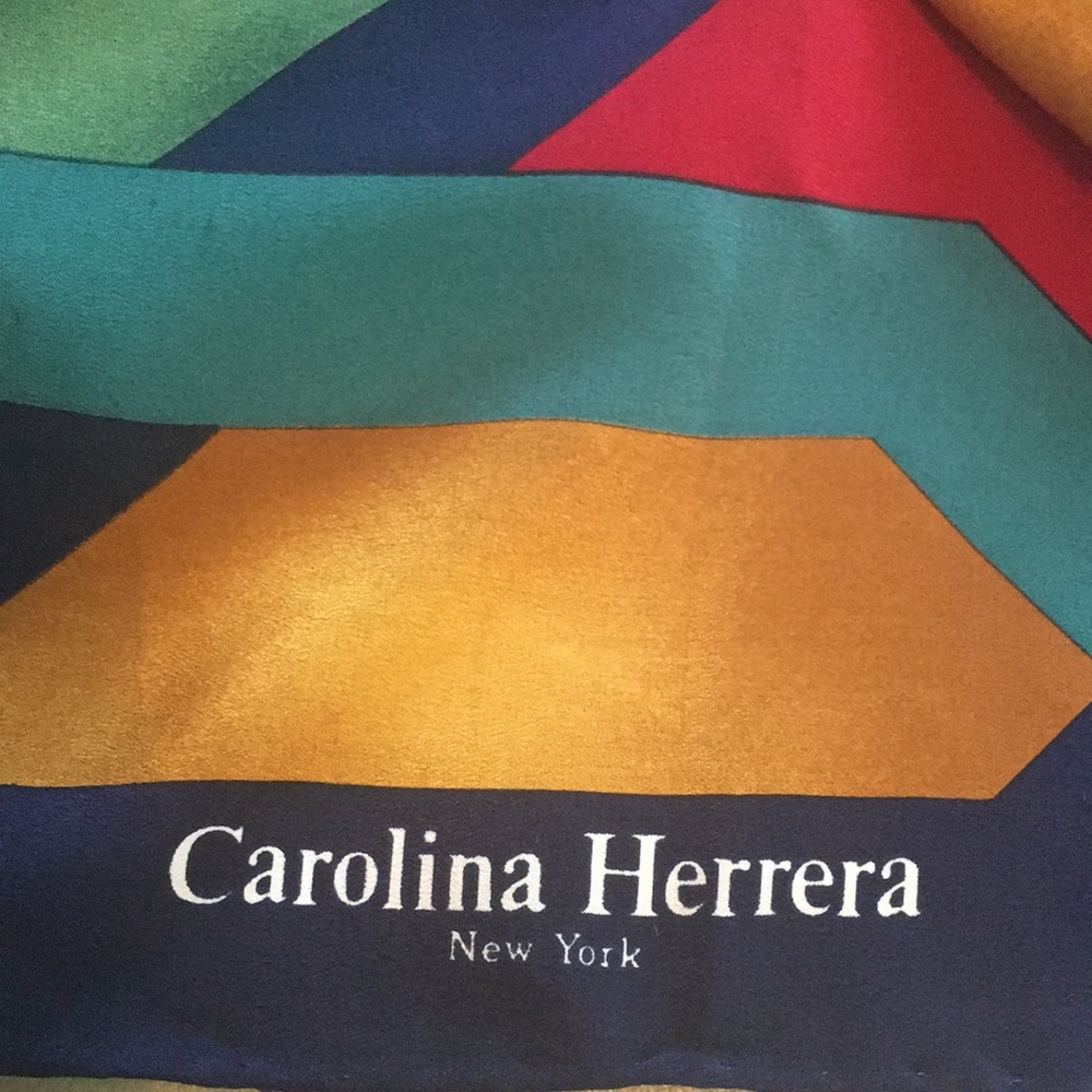 Carolina Herrera silk scarf new - Picture 5 of 6